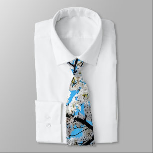 Corbata de flores de cerezo blanco