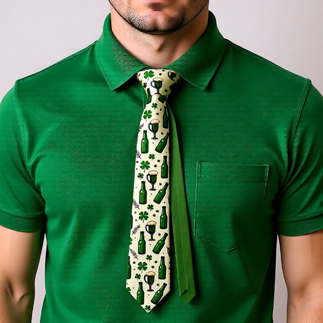 Corbata de la suerte de San Patricio con Cheers y  (St. Patrick’s Day Cheers & Clovers Necktie)