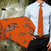 Corbata de mariposas naranjas patrón monarca