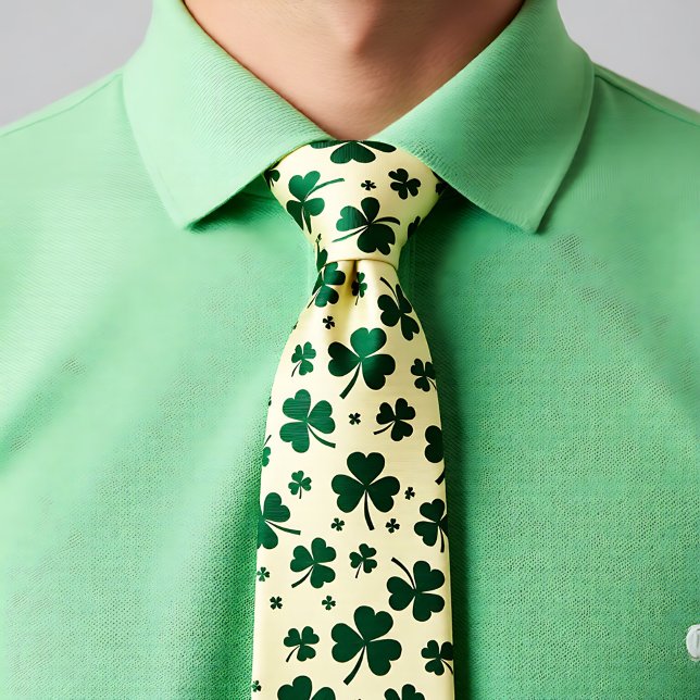 Corbata de nudos de la suerte del día de San Patri (St. Patrick’s Day Luck Knots Necktie)