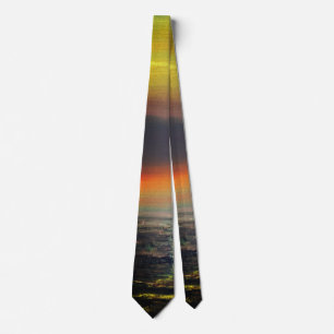 Corbata de puesta de sol en el mar