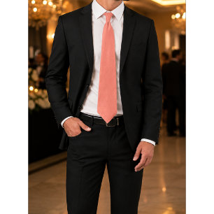 Corbata de seda fina con rayas diagonales en coral