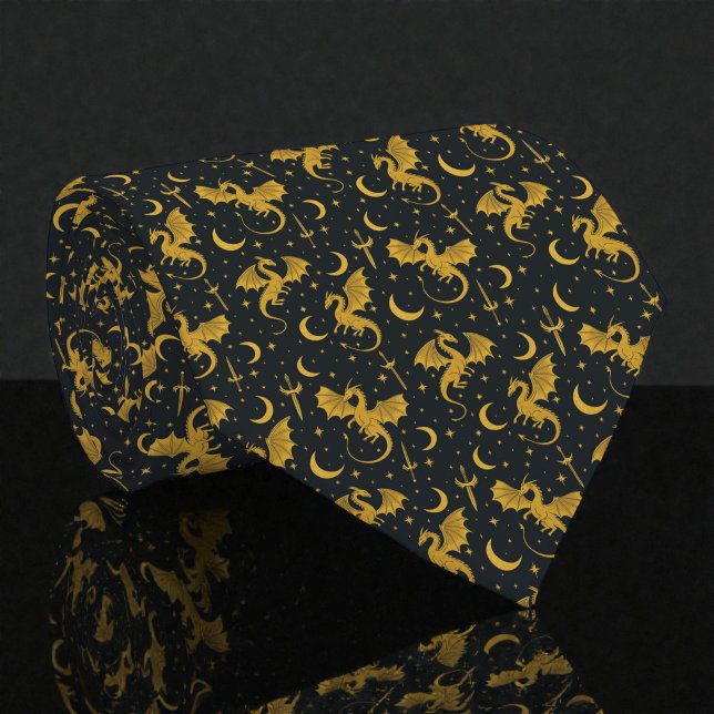 Corbata de seda negra con dragones dorados (Subido por el creador)