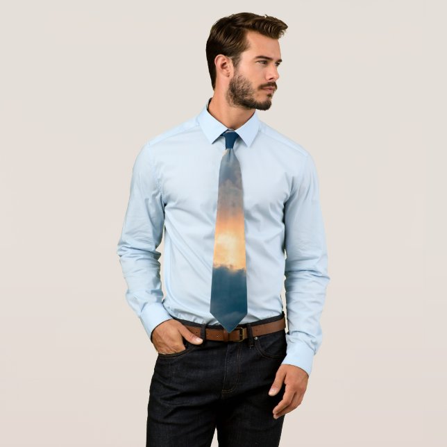 Corbata de vuelta al espectáculo temprano (In situ)