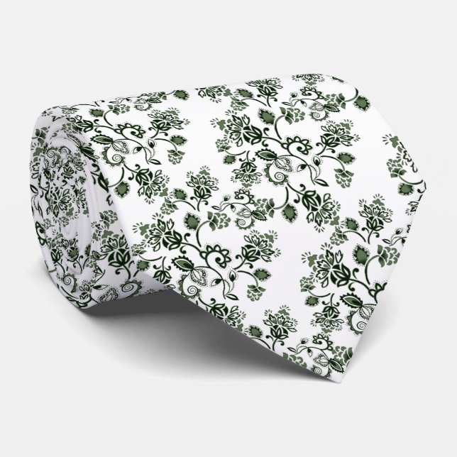 Corbata decorada de verde (Enrollado)