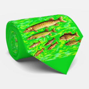 Corbata demasiados peces en la huella del mar