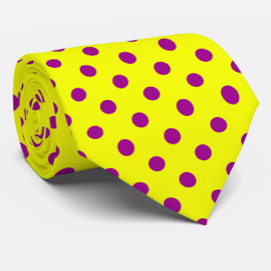 Corbata Diseño de patrón de lunares amarillos sobre púrpur
