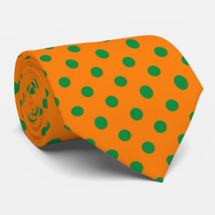Corbata Diseño del patrón de puntos de polka verde sobre N