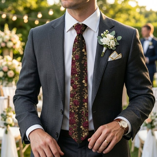 Corbata Elegancia de Rosa Barroca Carmesí (Subido por el creador)