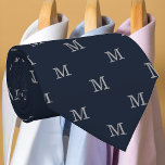 Corbata Elegante Monograma gris azul de la marina personal<br><div class="desc">Personalizar el texto y crea fácilmente tu corbata personalizada. Haga clic en EDITAR DISEÑO y, a continuación, en FONDO para cambiar el color de fondo. Puede TRANSFERIR este diseño a otros productos de Zazzle y ajustarlo para que se ajuste a la mayoría de los artículos de Zazzle. Gracias por elegir...</div>