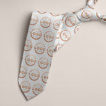 Corbata Empresa promocional con logotipo de empresa person<br><div class="desc">Promociona tu negocio con tu corbata de cuello, adonde vayas. Crea tu propia corbata de cuello con marca personalizado, personalizada con el logotipo de tu empresa. El uso de lazos de cuello promocionales con el logotipo de su empresa en ferias y otros eventos corporativos ayuda a otros a reconocer a...</div>