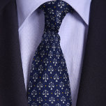 Corbata Escalas azules del abogado de la justicia<br><div class="desc">Este diseño clásico y conservador presenta la escala de justicia que se imparte en una variedad de coloridos orígenes y es ideal para un abogado, abogado, fiscal, juez, parajurídico, o incluso un estudiante de derecho que celebra su graduación o aprueba el examen de bar. Cree un paquete de regalo único...</div>
