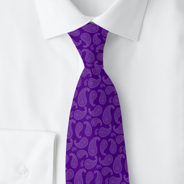 Corbata Estampado Paisley Berenjena (Subido por el creador)
