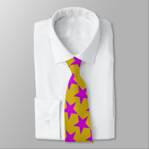 Corbata Estrellas del rosa en modelo amarillo