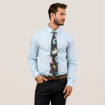 Corbata Estrellas florales de arcoiris de unicornio negro<br><div class="desc">Este lindo y mágico patrón es perfecto para una mujer o chica divertida y de moda. Cuenta con ilustraciones de unicornios dibujados a mano, flores con hojas, arcos y estrellas fugaces sobre un simple fondo negro. La temática del color de diseño incluye el color rosa bubblegum, el rosa rubor, el...</div>