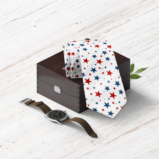 Corbata Estrellas patrióticas en blanco rojo y azul (Patriotic Stars in Red White and Blue Pattern Neck Tie)