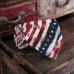 Corbata Estrellas y franjas angustiadas<br><div class="desc">Pon en exhibición el patriotismo con este diseño de estrellas y rayas angustiadas.</div>