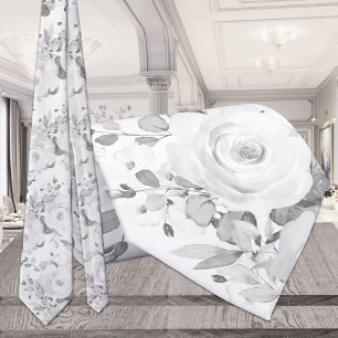 Corbata Eucalipto gris y peonía blanca floral de boda