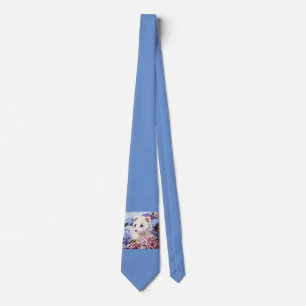Corbata Ferret blanco y puntas de cuello de flores