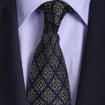 Corbata Fiscal de la Justicia Azul y Oro<br><div class="desc">A primera vista, este diseño ornamentado parece ser un elaborado patrón geométrico, sin embargo, al realizar una inspección más cercana se verá que está compuesto por las escalas de la justicia, creando un patrón atractivo ideal para un abogado, abogado, profesional legal o estudiante de derecho que esté celebrando su graduación...</div>