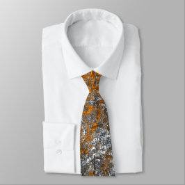 Corbata Flecto con un naranja dorado sobre crudo gris blan