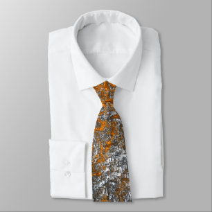 Corbata Flecto con un naranja dorado sobre crudo gris blan