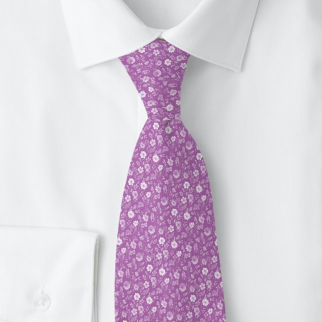 Corbata Flores Pequeñas Moradas Polvorientas (Subido por el creador)