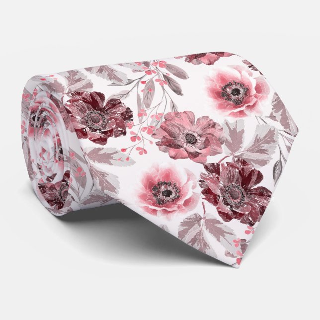 Corbata Flores rosadas y burdeos sobre fondo blanco. (Enrollado)