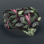 Corbata Flores trópicas rosadas calientes y puntos de hoja<br><div class="desc">¡Hagan una declaración! Un patrón moderno de flores exóticas rosadas calientes, plantas y puntos sobre fondo negro, la corbata de cuello de los hombres es fresca para la oficina, una noche en la ciudad, corbata de boda, corbata de novio, corbata de novio o regalar como regalo a tu esposo, papá,...</div>