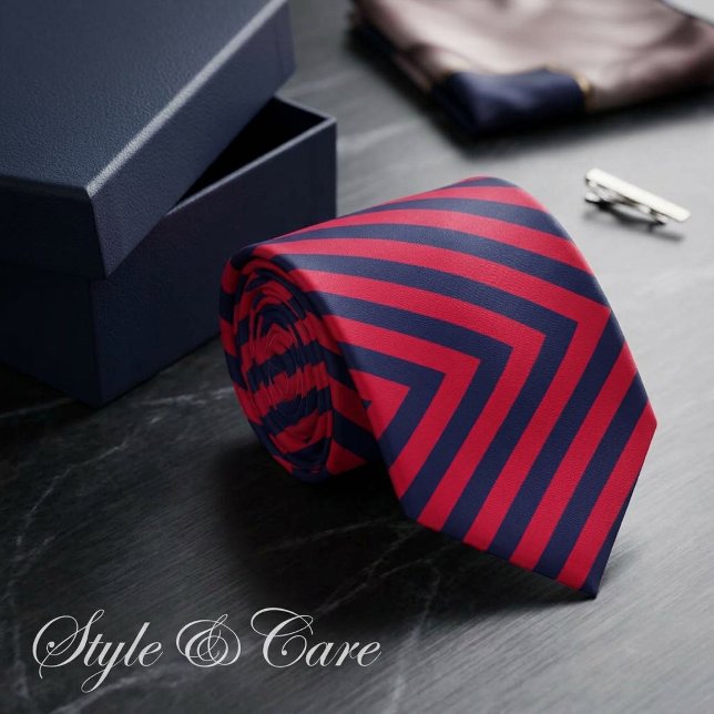Corbata Formal a Rayas Rojas y Azul Marino (Red and Navy Blue Striped Formal Tie)