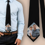 Corbata Foto de la familia de Personalizados negros<br><div class="desc">Corbata en el cuello de la foto de la familia del Personalizado negro. Un regalo perfecto para un padre o abuelo en el Día del Padre,  cumpleaños o Navidades.</div>