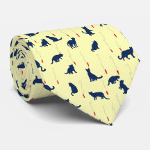 Gatitos lindos azules y peces rojos