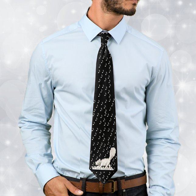 Corbata Gato blanco en las llaves del piano (Winking white cat walking on piano keys music notes on black and white neck tie.)