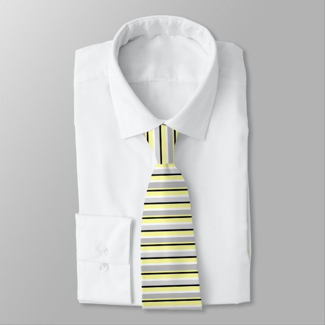 Corbata Gris y Amarillo Estiloso a Rayas (Atado)