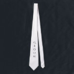 Corbata Groom White Moderne Typography Para Él<br><div class="desc">Corta corbata blanca del novio con tipografía negra. Que todos sepan que eres el afortunado. Creo que esto se vería genial en ese hermoso novio. Estará orgulloso de usarlo.</div>