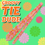 Corbata Groovy Psicodelic Naranja Rosa Hippy Flor<br><div class="desc">Este diseño presenta un patrón hippie psíquico espantoso en rosados,  naranjas y amarillos.</div>