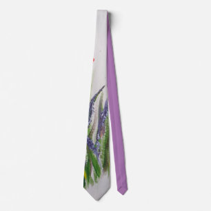 Corbata Heather morado en la hierba