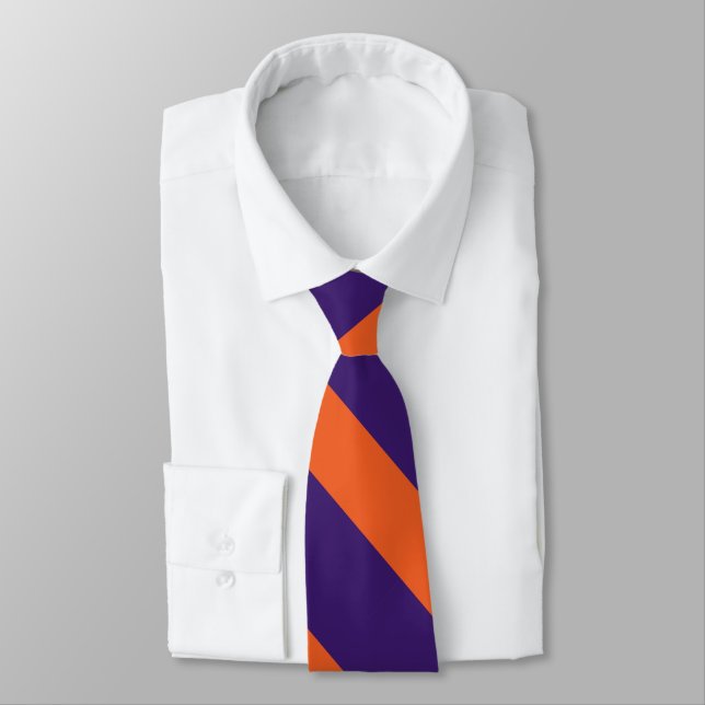 Corbata Huelga universitaria morada y Naranja (Atado)