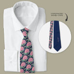 Corbata Hydrangea Groomsmen rosa y azul de la marina<br><div class="desc">El "Pink Hydrangea Personalized Watercolor Neck Tie" es un accesorio impresionante que capta la esencia de la belleza natural y la personalización, lo que lo convierte en una elección ideal para regalos de los padrinos, sobre todo para parejas que planean bodas de primavera o verano en el jardín. Inspirada en...</div>