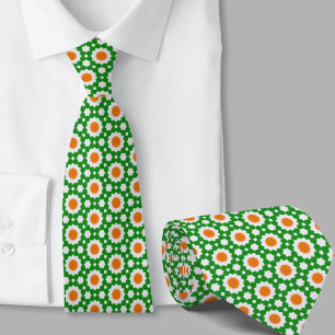 Corbata irlandesa de patrón geométrico verde y nar