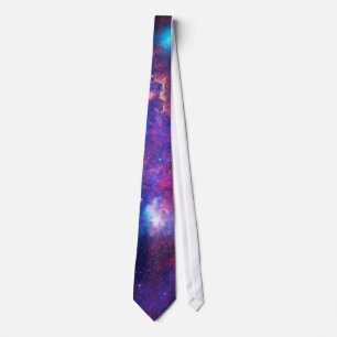 Corbata La nebulosa rosada azul de la galaxia protagoniza