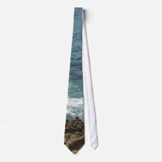 Corbata La playa resuelve el océano