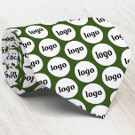 Corbata Logotipo simple Bosque verde<br><div class="desc">Diseño de logotipo sencillo para fomentar la lealtad de la marca y promover su pequeña empresa. Reemplace el logotipo por el suyo propio y cambie el color de fondo de la Herramienta de diseño a personalizar.</div>