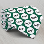 Corbata Logotipo simple Patrón comercial Bosque verde<br><div class="desc">Diseño sencillo de patrones de logotipo para fomentar la lealtad de la marca y promover su pequeña empresa. Ideal como uniforme y para una feria o evento corporativo. Reemplace el logotipo por el suyo propio y cambie el color de fondo verde del bosque en la Herramienta de diseño a personalizar....</div>