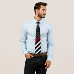 Corbata Luminosa línea roja bandera estadounidense bombero<br><div class="desc">Esta corbata presenta un delgado diseño de la bandera estadounidense en blanco y negro,  con estrellas y rayas sobre un fondo negro.</div>
