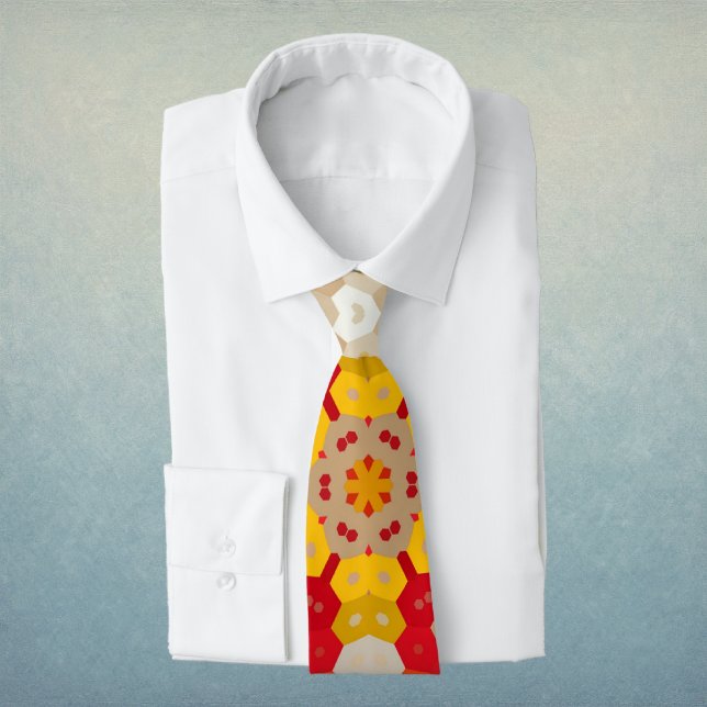 Corbata Mandalá Hexagonal Rojo y Amarillo (Red and Yellow Hexagon Mandala Neck Tie by Wormhole Orbital)