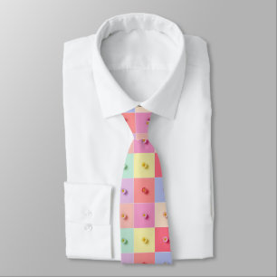 Corbata Margarita retro Patrón de flores rojas rosadas y a