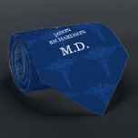 Corbata Marina de guerra de encargo del título del nombre<br><div class="desc">Lazo médico del caduceo en los azules marinos que ofrecen un punto para su nombre de los beneficiarios del regalo en título médico.</div>
