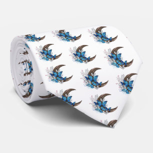Corbata Mariposas azules sobre la media luna de madera