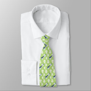 Corbata Marlín sobre floral verde